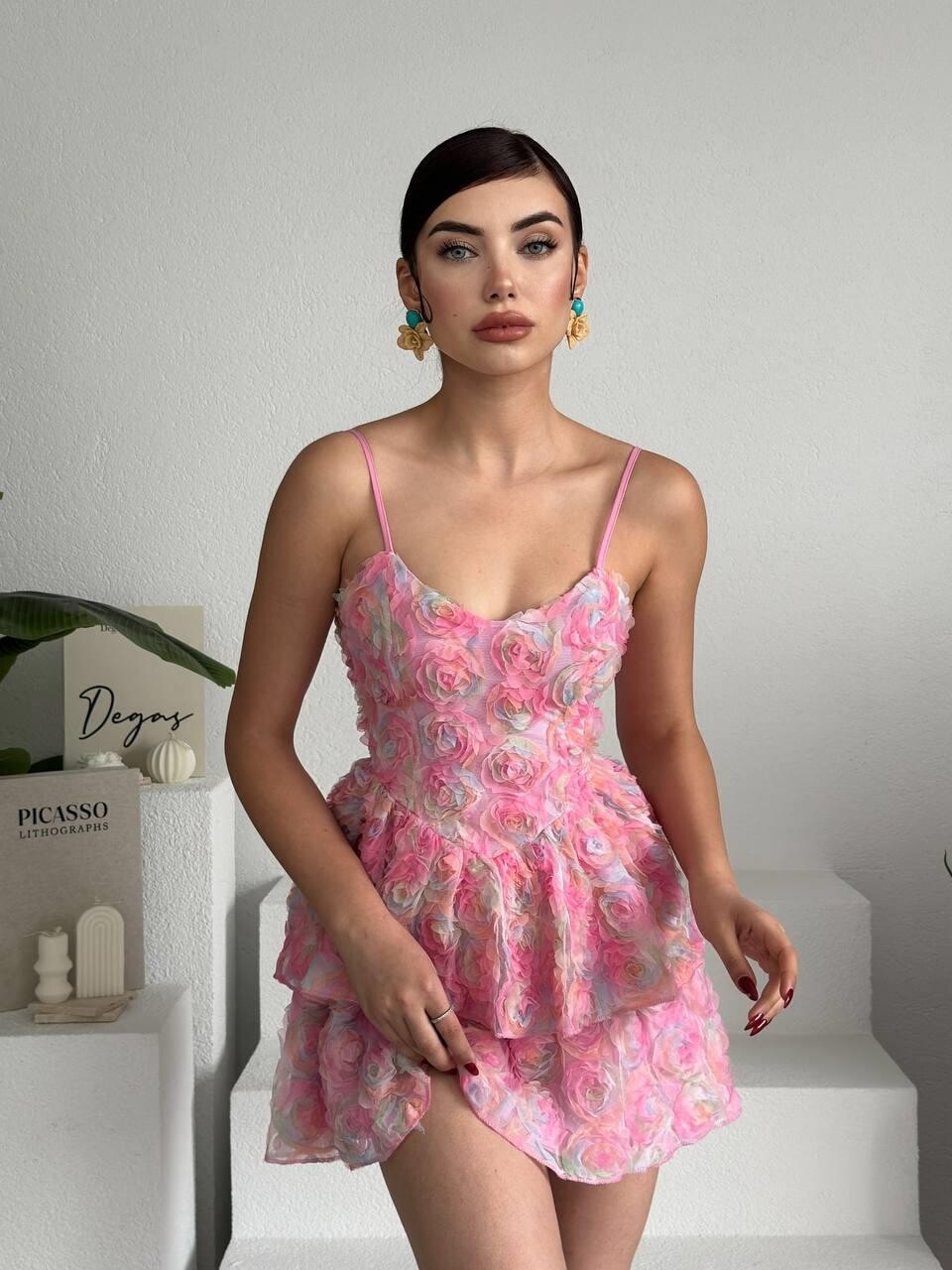 GÜL DESEN ÇİÇEKLİ İP  ASKILI MİNİ ELBİSE-PEMBE