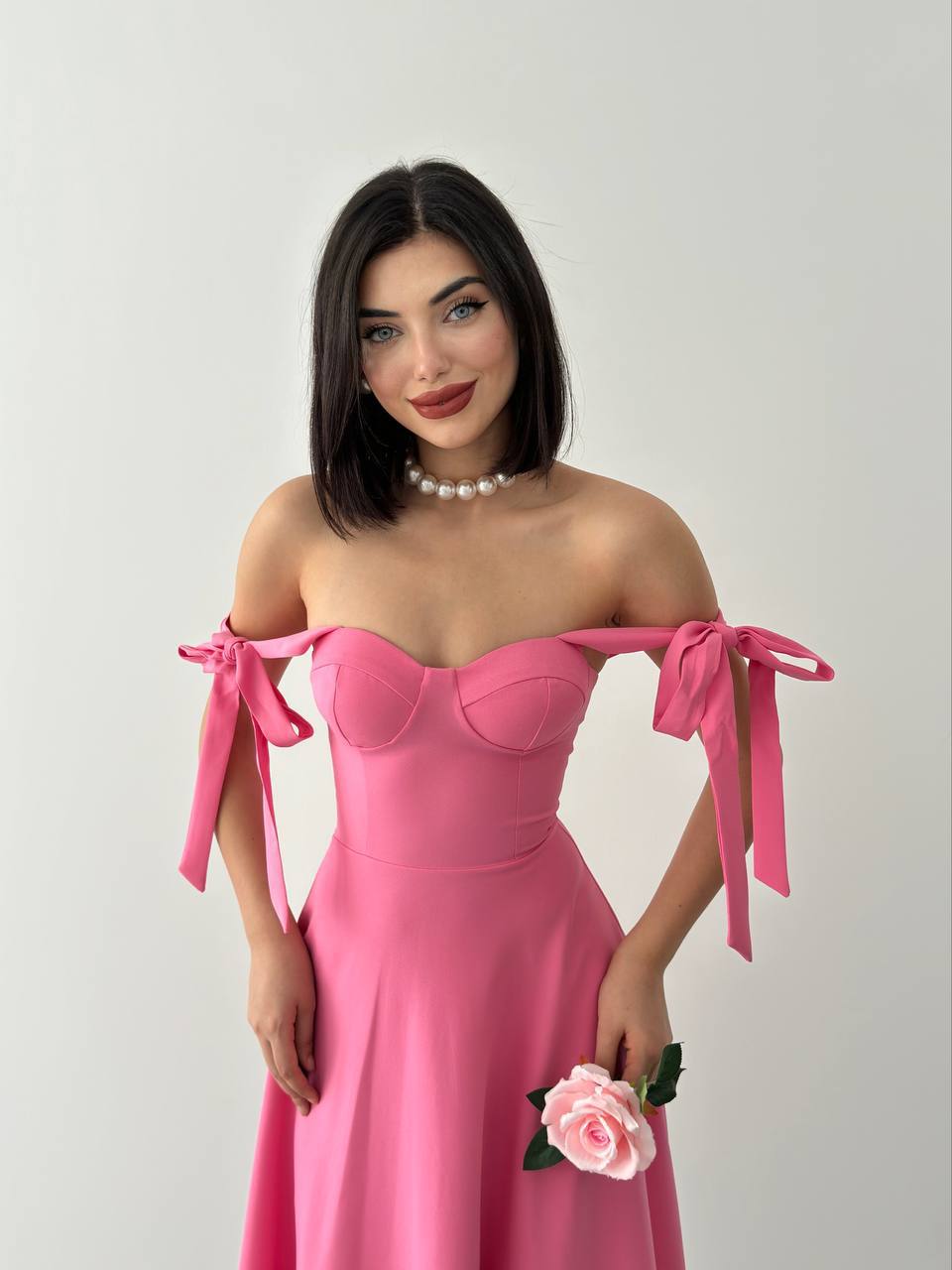 KALP YAKA FİYONK ASKILI KLOŞ MİDİ ELBİSE-PEMBE