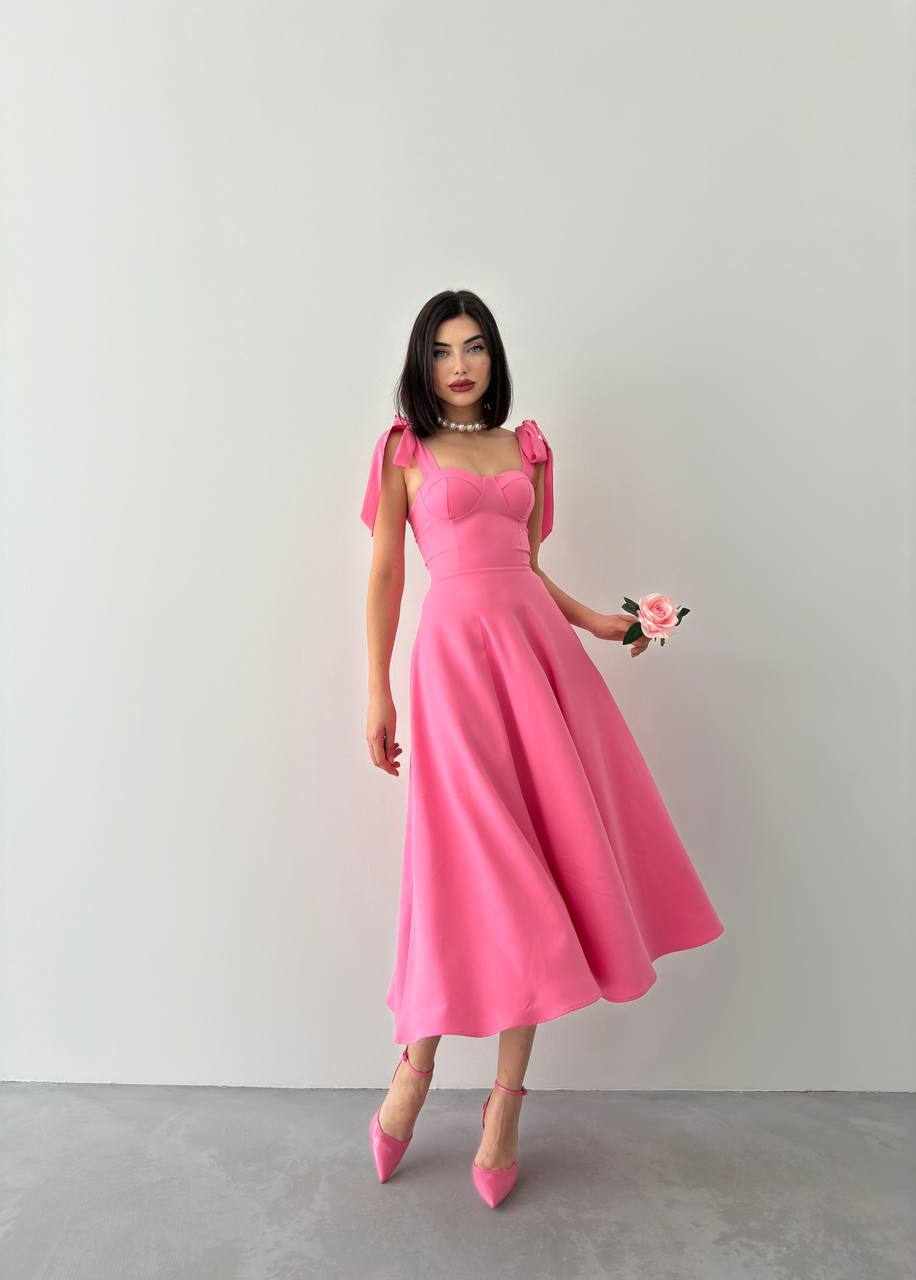 KALP YAKA FİYONK ASKILI KLOŞ MİDİ ELBİSE-PEMBE