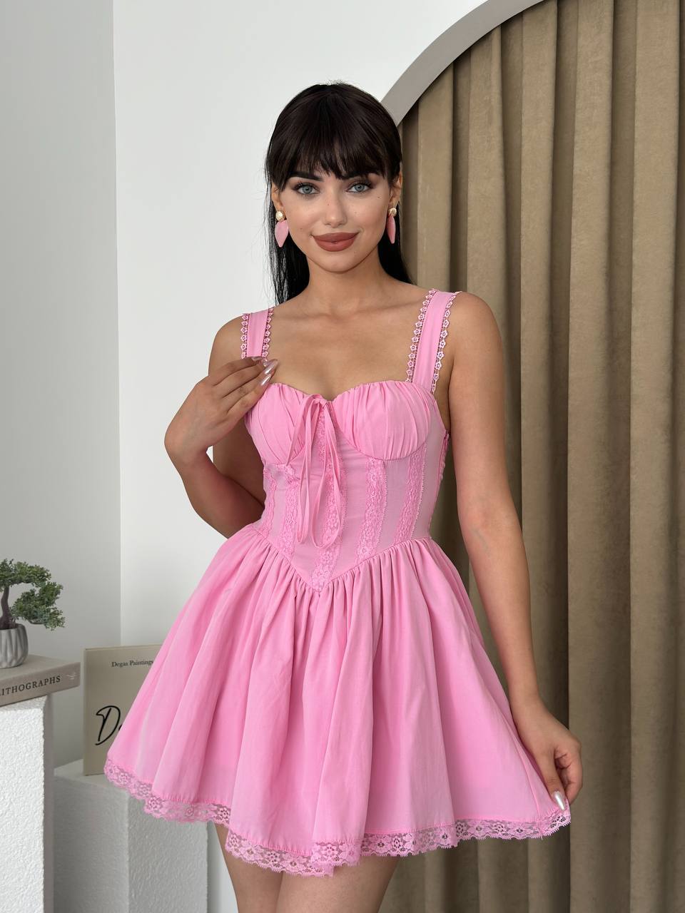 POPLİN ARKASI BAĞLAMALI KALP YAKA MİNİ ELBİSE-PEMBE