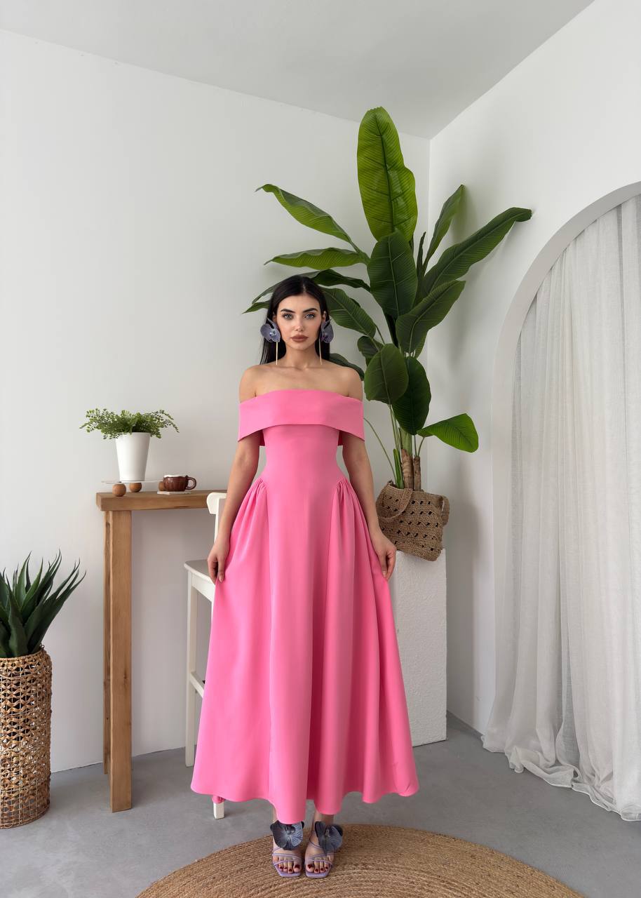 ATLAS KUMAŞ STRAPLEZ KLOŞ PİLELİ ELBİSE-PEMBE